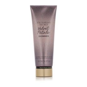 Body Lotion Victoria's Secret Velvet Petals Shimmer 236 ml by Victoria's Secret, Moisturisers - Ref: S8319277, Price: €21.50,...