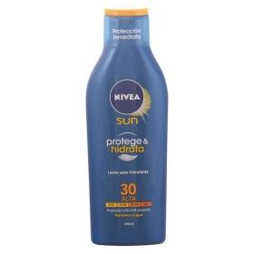 Leche Solar Protege & Hidrata Nivea SPF 30 (200 ml) 30 (200 ml) de Nivea, Filtros solares - Ref: S0542409, Precio: 12,86 €, D...